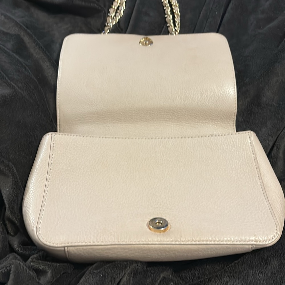 Tory Burch light pink pebbled leather crossbody bag - Picture 2 of 6